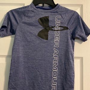 Boys blue under armour t shirt